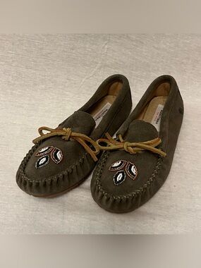 Manitobah Tolani Dark Olive Green Suede Beaded Moccasin Loafers